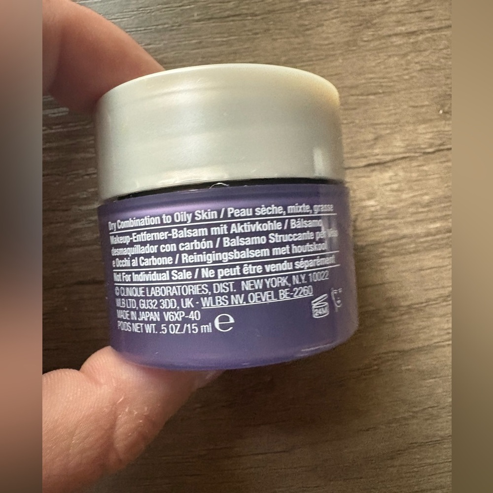 CLINIQUE | take the day off charcoal cleansing balm make up remover - Picture 3 of 10